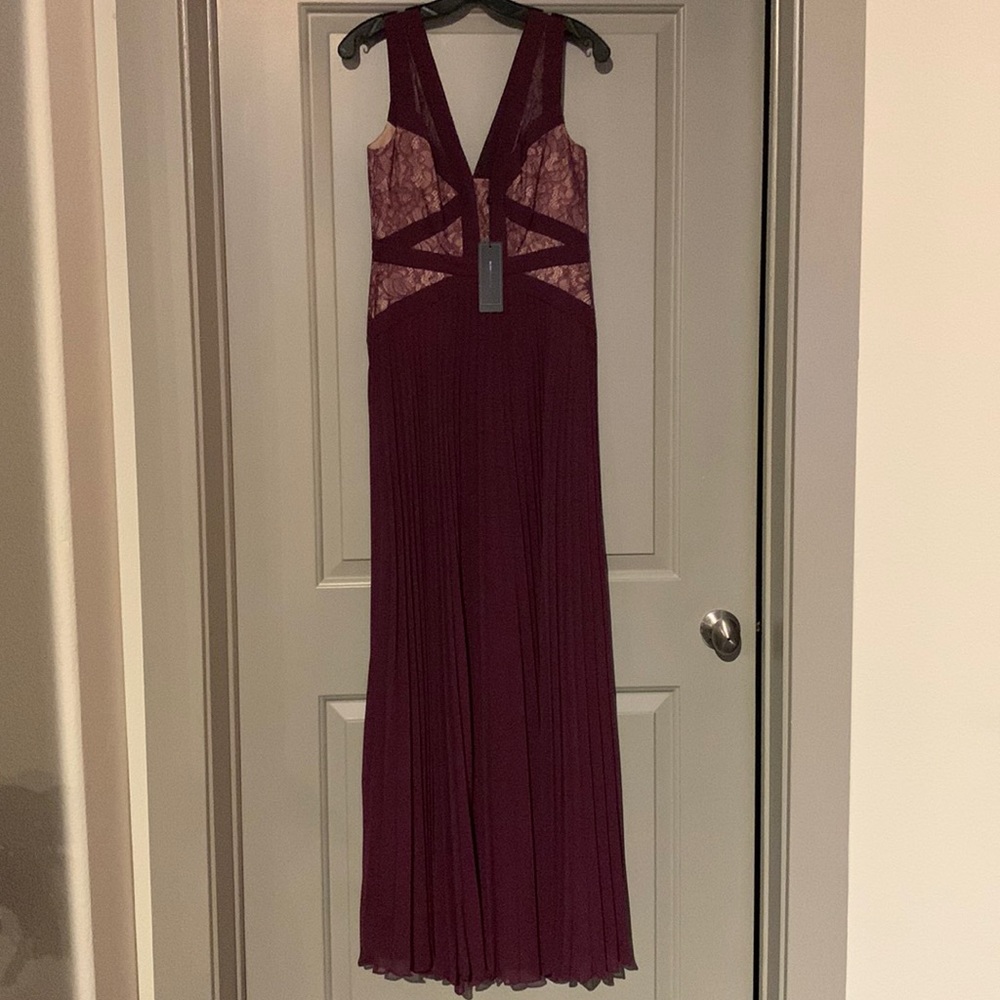 BCBG lace detail gown - Picture 2 of 2